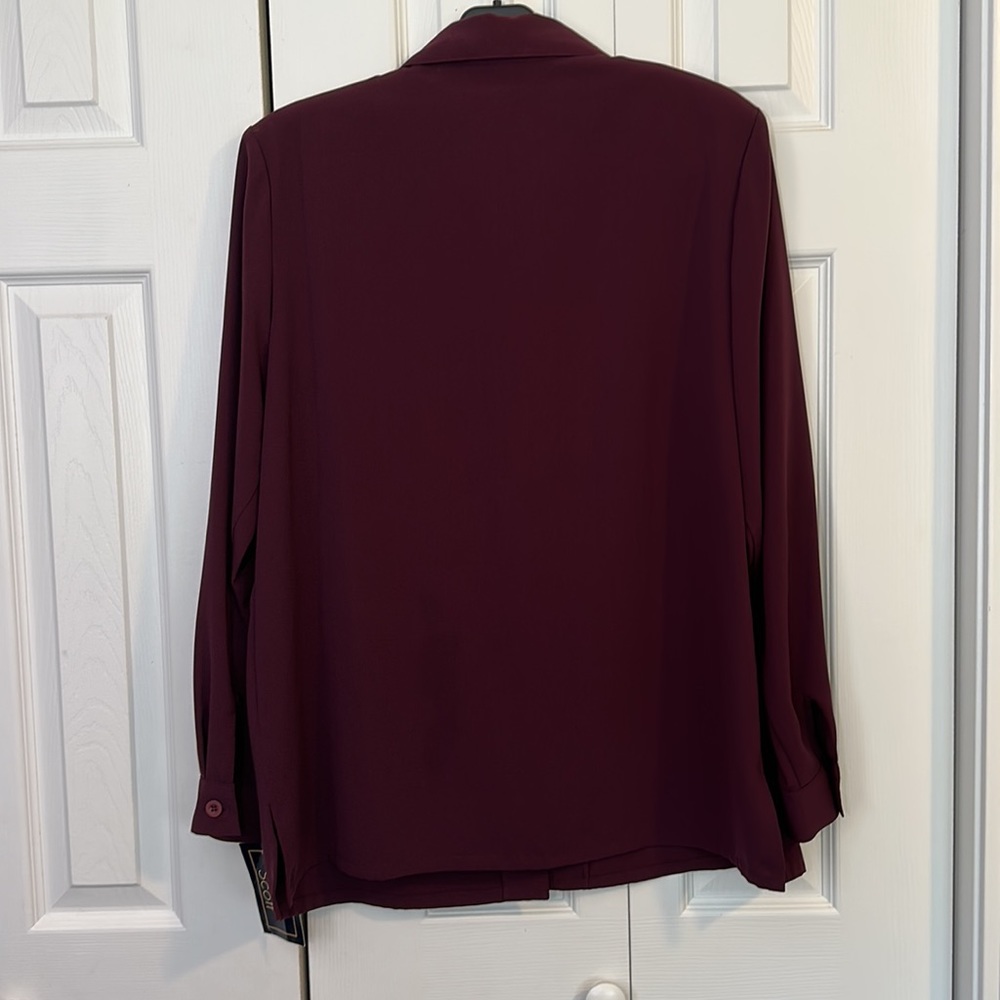Laura Scott Button Up Top - Picture 3 of 3